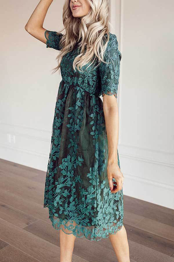 Plus Size Mid Length Lace Embroidered Short Sleeve Dress - Jo-Bolt-Store