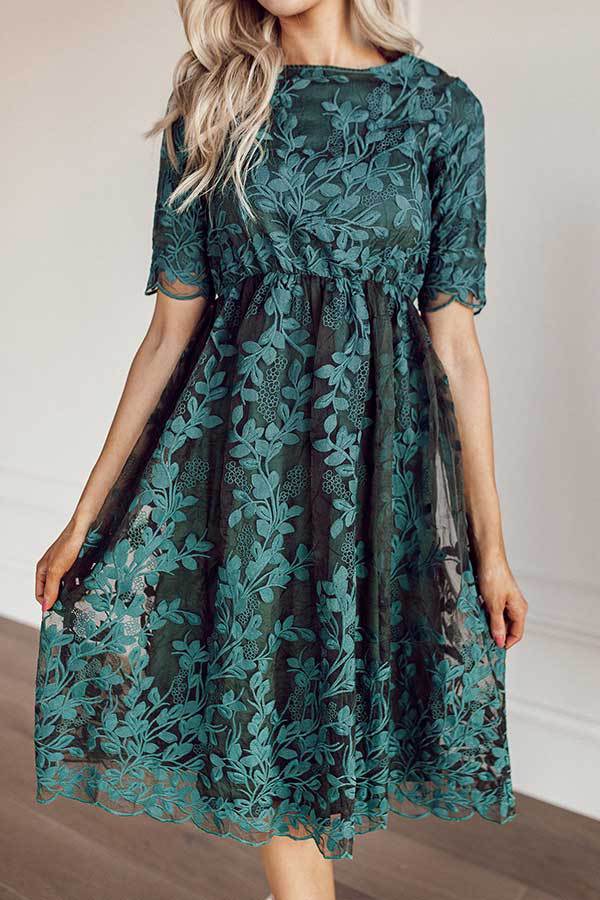 Plus Size Mid Length Lace Embroidered Short Sleeve Dress - Jo-Bolt-Store